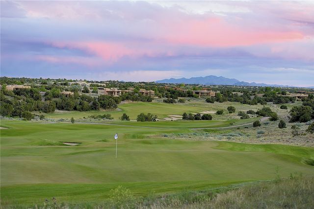 2 Camino Maravilla, Santa Fe, NM 87506