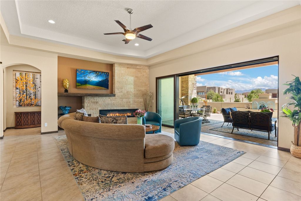 2 Camino Maravilla, Santa Fe, NM 87506