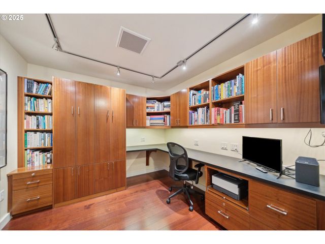 3601 S RIVER Pkwy 2502, Portland, OR 97239