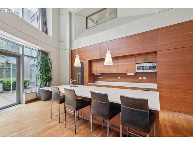 3601 S RIVER Pkwy 2502, Portland, OR 97239