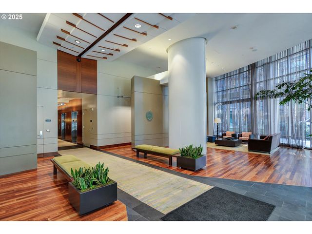 3601 S RIVER Pkwy 2502, Portland, OR 97239