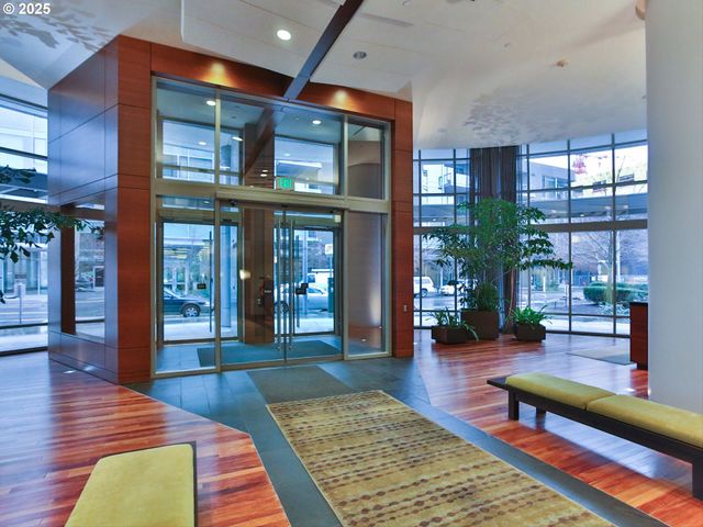 3601 S RIVER Pkwy 2502, Portland, OR 97239