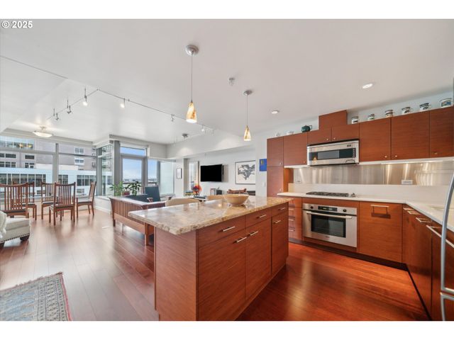 3601 S RIVER Pkwy 2502, Portland, OR 97239