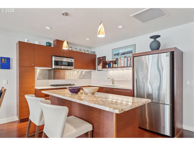 3601 S RIVER Pkwy 2502, Portland, OR 97239