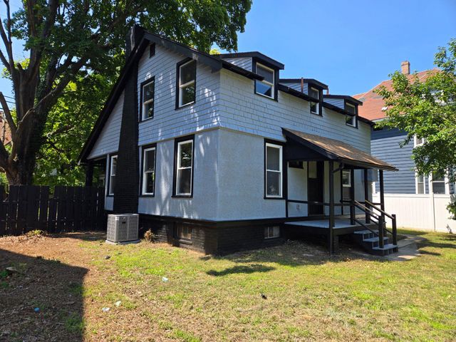 28 CHESTNUT ST, Salem, NJ 08079