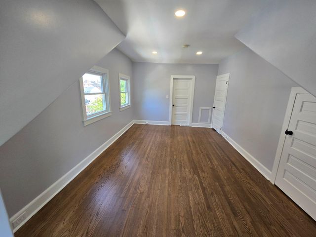 28 CHESTNUT ST, Salem, NJ 08079