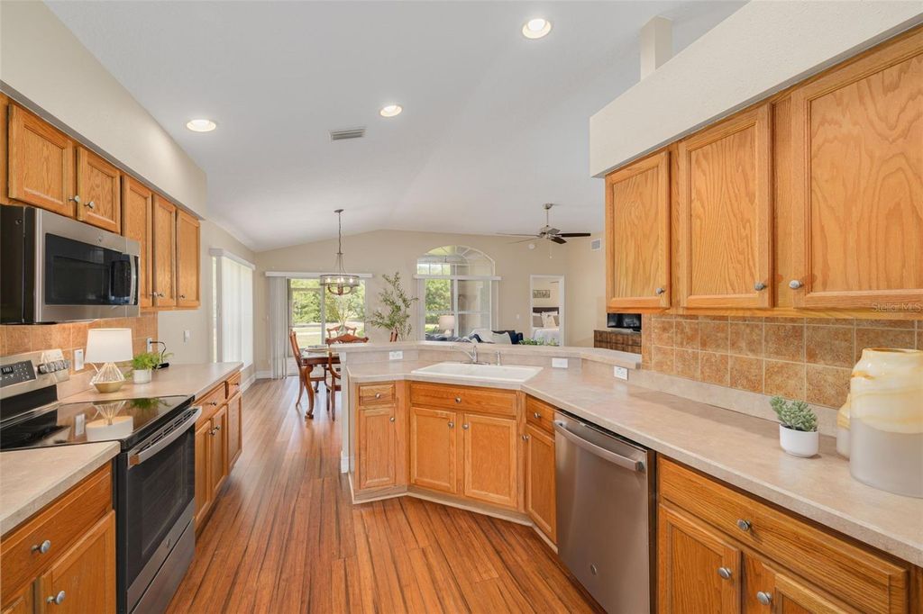 Image 16 of property listing at 1701 WESTERHAM LOOP, Trinity, FL 34655