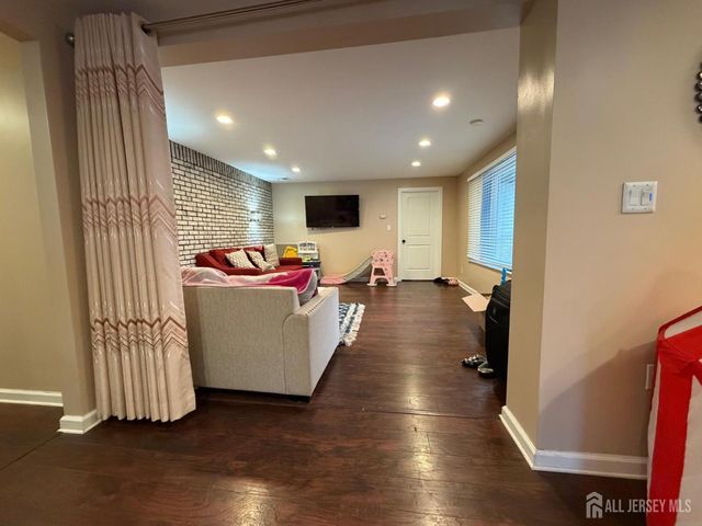 35 Clark Avenue, Edison, NJ 08817
