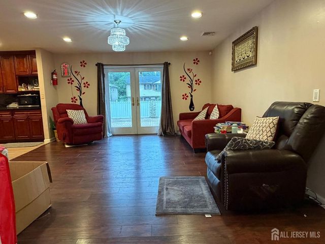 35 Clark Avenue, Edison, NJ 08817