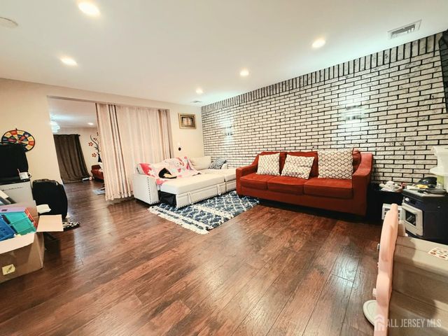 35 Clark Avenue, Edison, NJ 08817