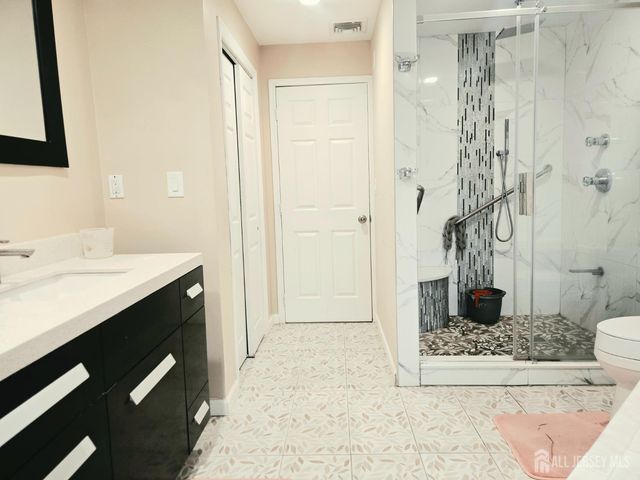 35 Clark Avenue, Edison, NJ 08817