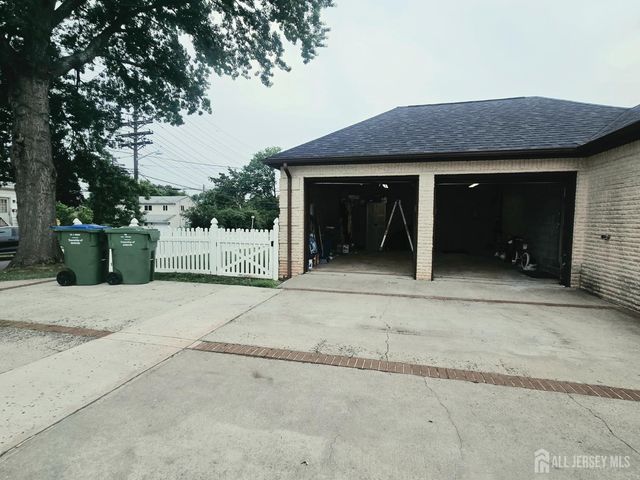 35 Clark Avenue, Edison, NJ 08817
