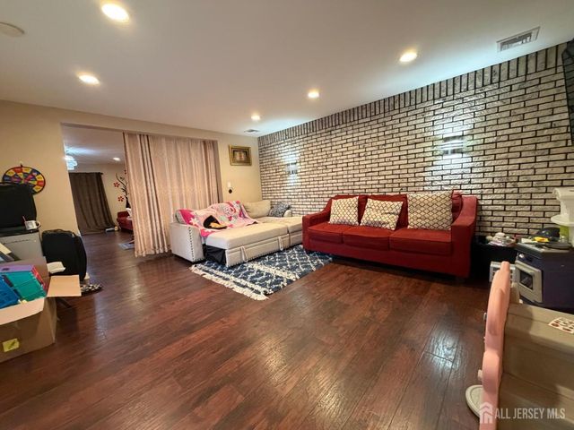 35 Clark Avenue, Edison, NJ 08817