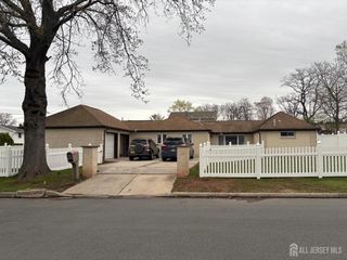 35 Clark Avenue, Edison, NJ 08817
