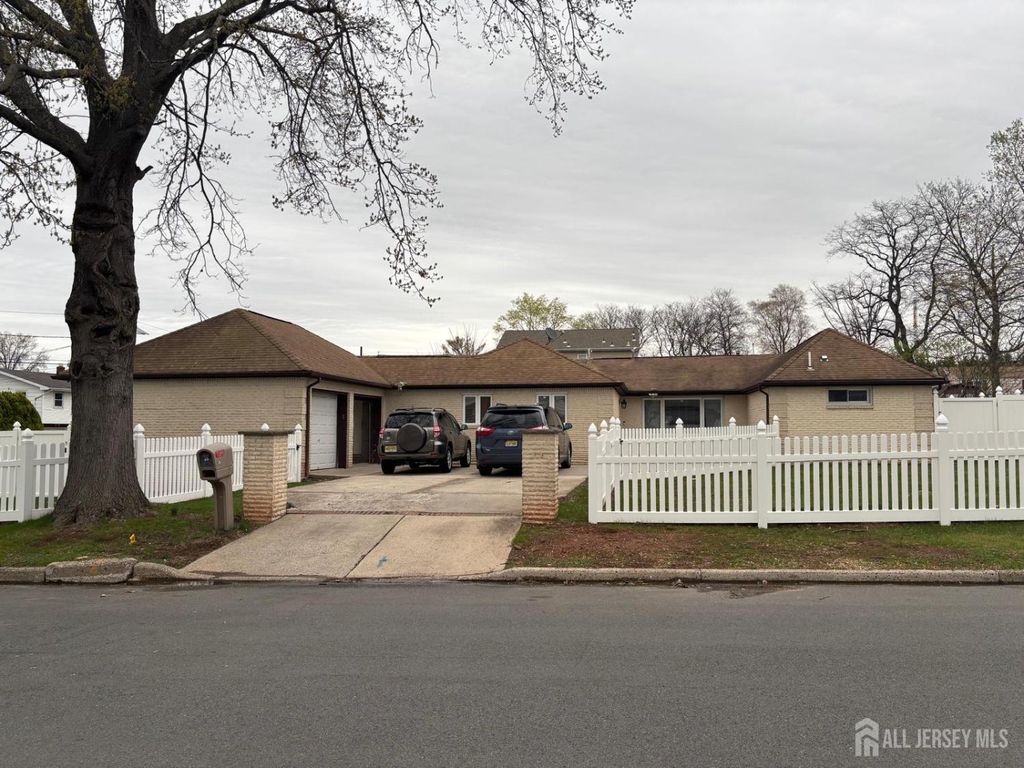 35 Clark Avenue, Edison, NJ 08817