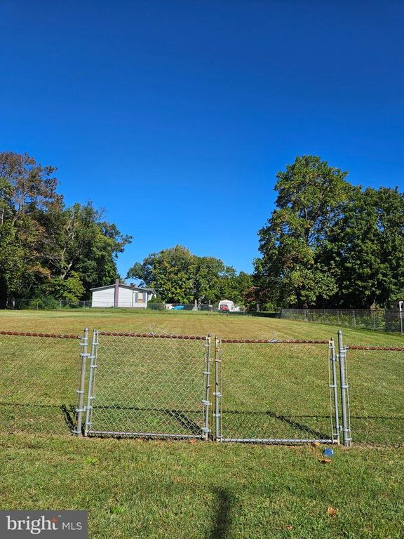 1102 W PARK AVE, VINELAND, NJ 08360 — photo 2