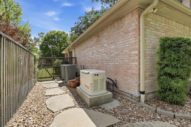 1522 Scenic Shore Drive, Houston, TX 77345