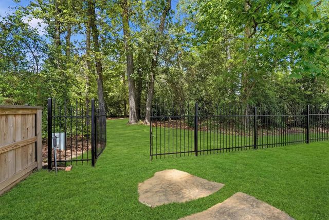 1522 Scenic Shore Drive, Houston, TX 77345