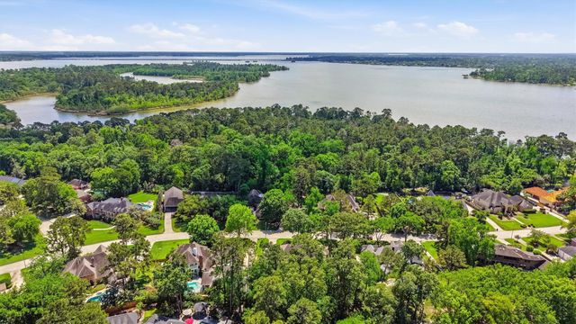 1522 Scenic Shore Drive, Houston, TX 77345