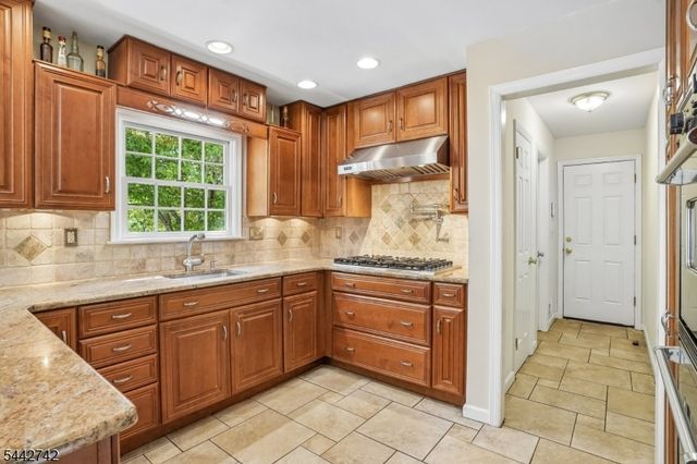 14 Menlo Dr, Readington Twp., NJ 08889