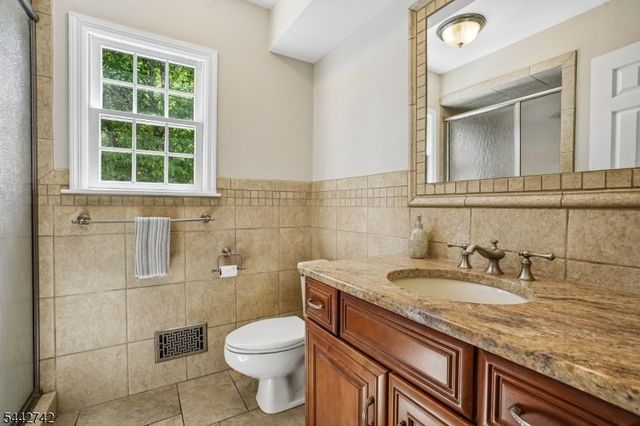 14 Menlo Dr, Readington Twp., NJ 08889