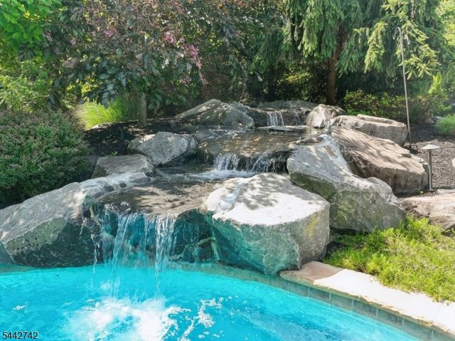 14 Menlo Dr, Readington Twp., NJ 08889