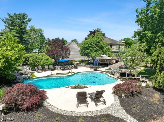 14 Menlo Dr, Readington Twp., NJ 08889