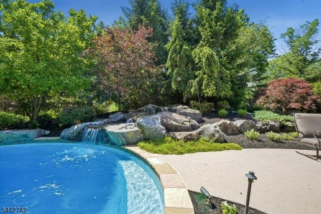 14 Menlo Dr, Readington Twp., NJ 08889