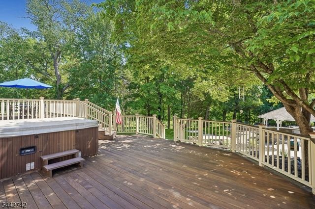 14 Menlo Dr, Readington Twp., NJ 08889