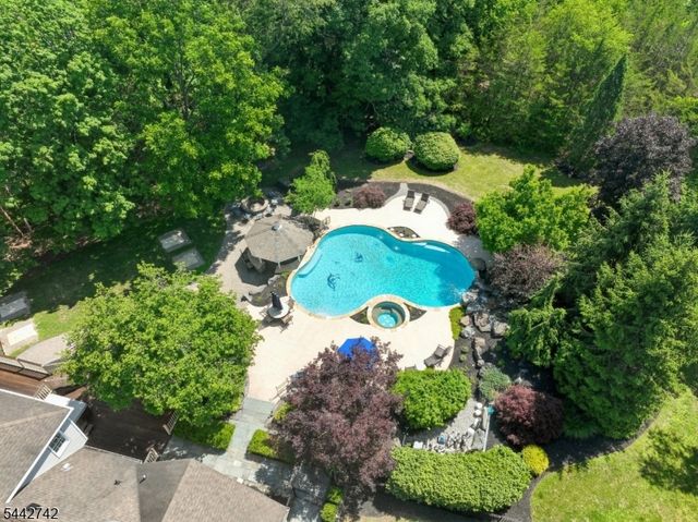 14 Menlo Dr, Readington Twp., NJ 08889