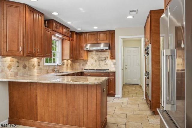14 Menlo Dr, Readington Twp., NJ 08889