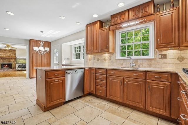14 Menlo Dr, Readington Twp., NJ 08889