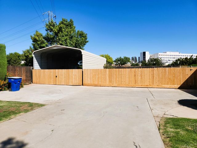 1198 E Palo Alto Ave, Fresno, CA 93710