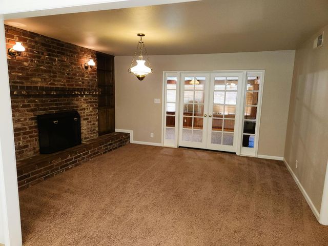 1198 E Palo Alto Ave, Fresno, CA 93710