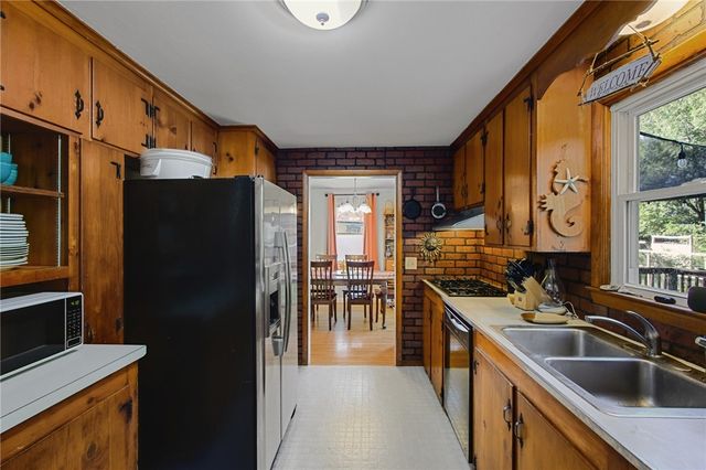 24 Parkside Way, North Kingstown, RI 02852