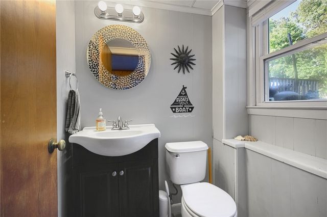 24 Parkside Way, North Kingstown, RI 02852