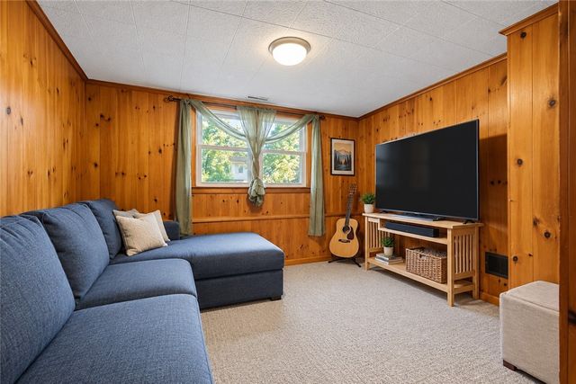 24 Parkside Way, North Kingstown, RI 02852