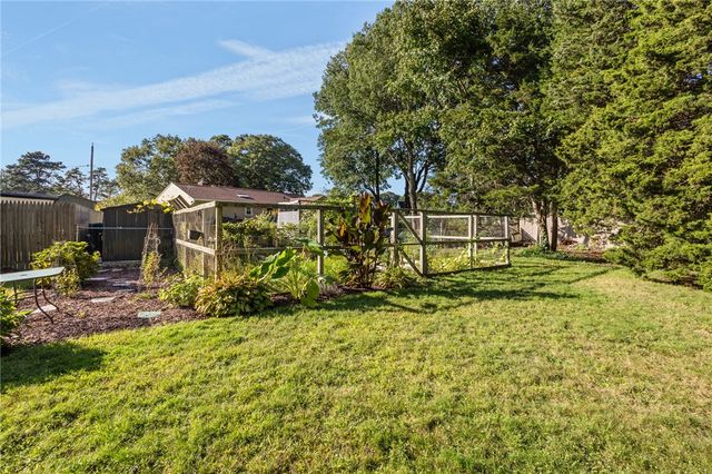 24 Parkside Way, North Kingstown, RI 02852