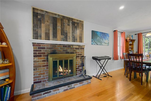 24 Parkside Way, North Kingstown, RI 02852