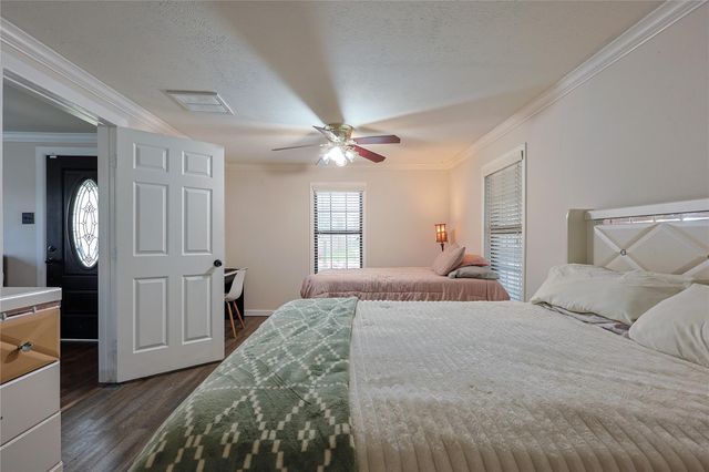 2410 Harris, Baytown, TX 77521