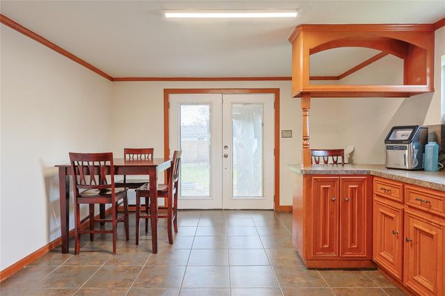 2410 Harris, Baytown, TX 77521