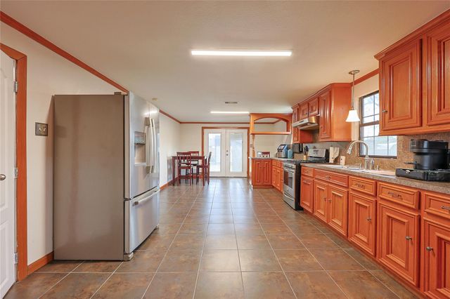 2410 Harris, Baytown, TX 77521