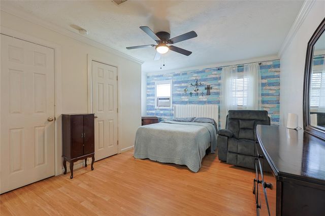 2410 Harris, Baytown, TX 77521