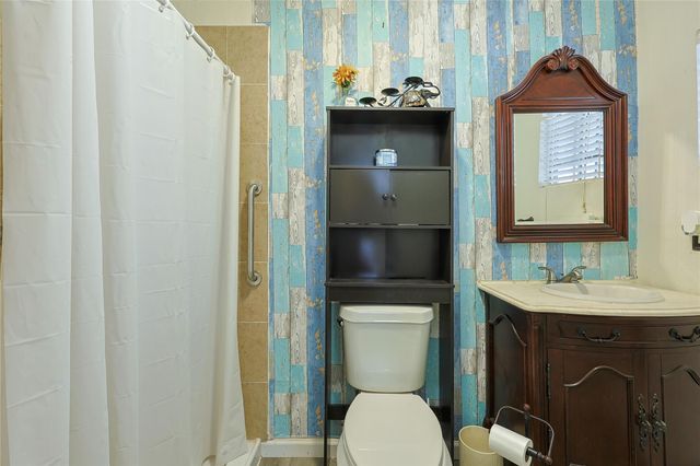 2410 Harris, Baytown, TX 77521