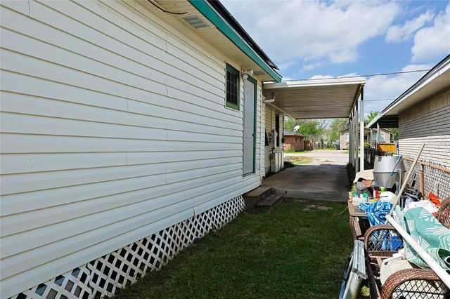 2410 Harris, Baytown, TX 77521