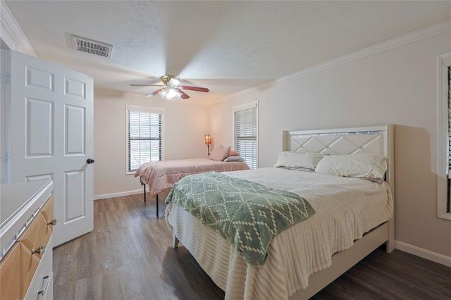 2410 Harris, Baytown, TX 77521