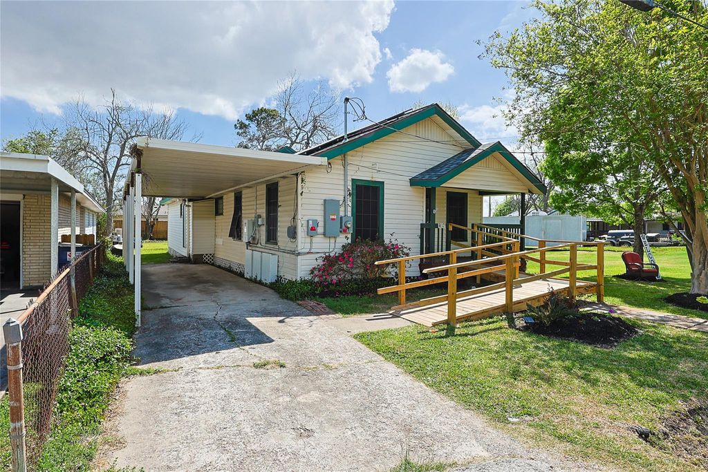 2410 Harris, Baytown, TX 77521