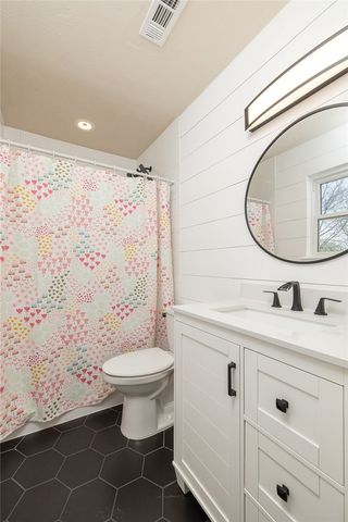 3774 N Whippoorwill Court, Fayetteville, AR 72701