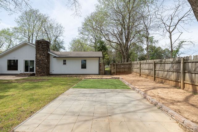 3774 N Whippoorwill Court, Fayetteville, AR 72701