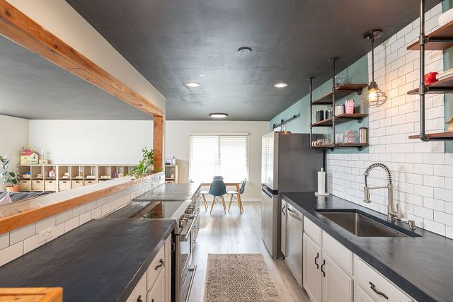 3774 N Whippoorwill Court, Fayetteville, AR 72701